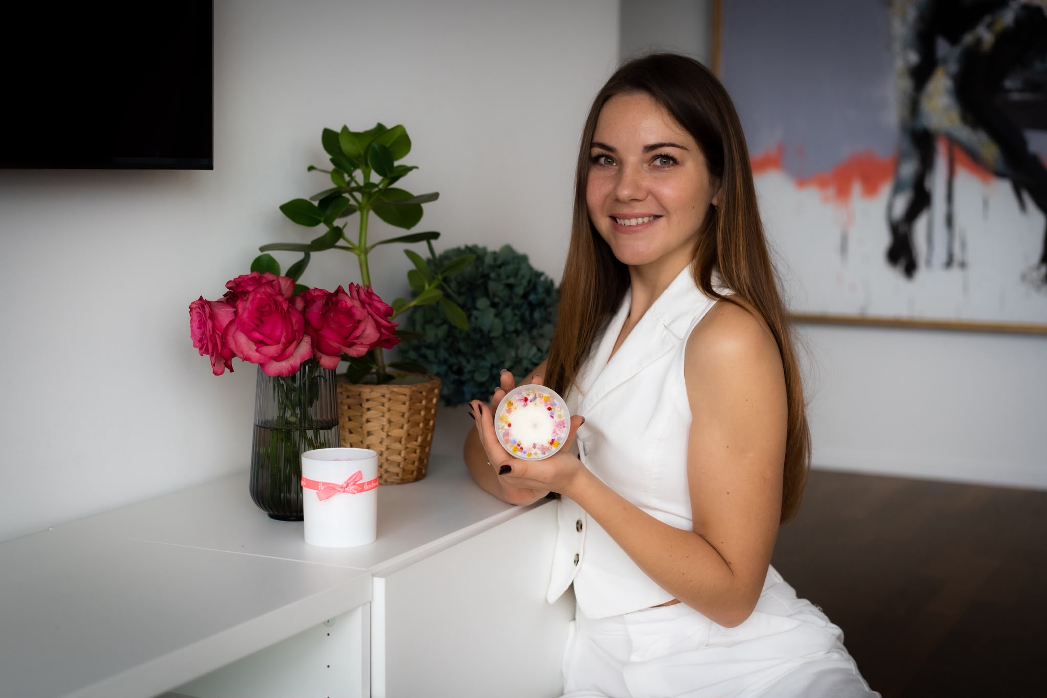 Yelyzaveta Wüthrich mit einer Light Your Energy Kerze